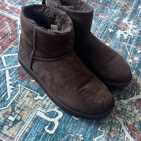 Brown UGG Short 9w - Picture 1 of 4